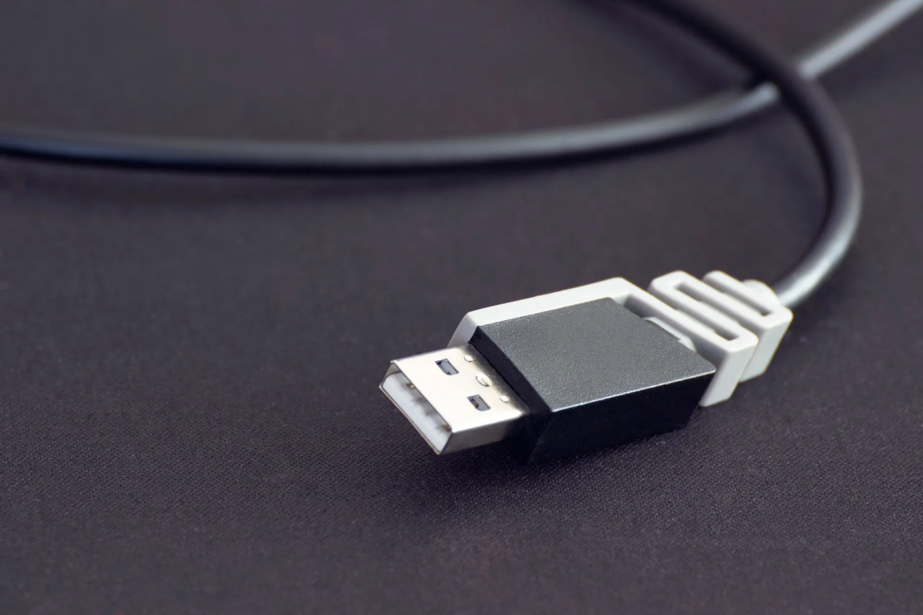 USB连接器与Type-C连接器选型指南：如何匹配电子设备的信号与电源需求正文配图 1